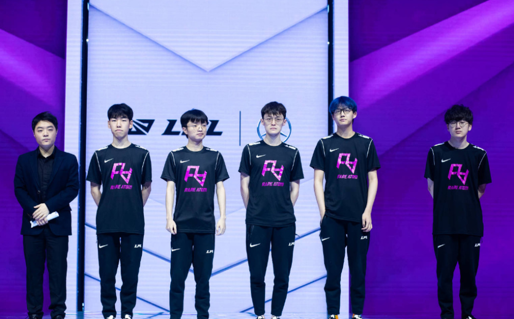 詹姆斯23分米切尔26分 骑士力克豪取8连.