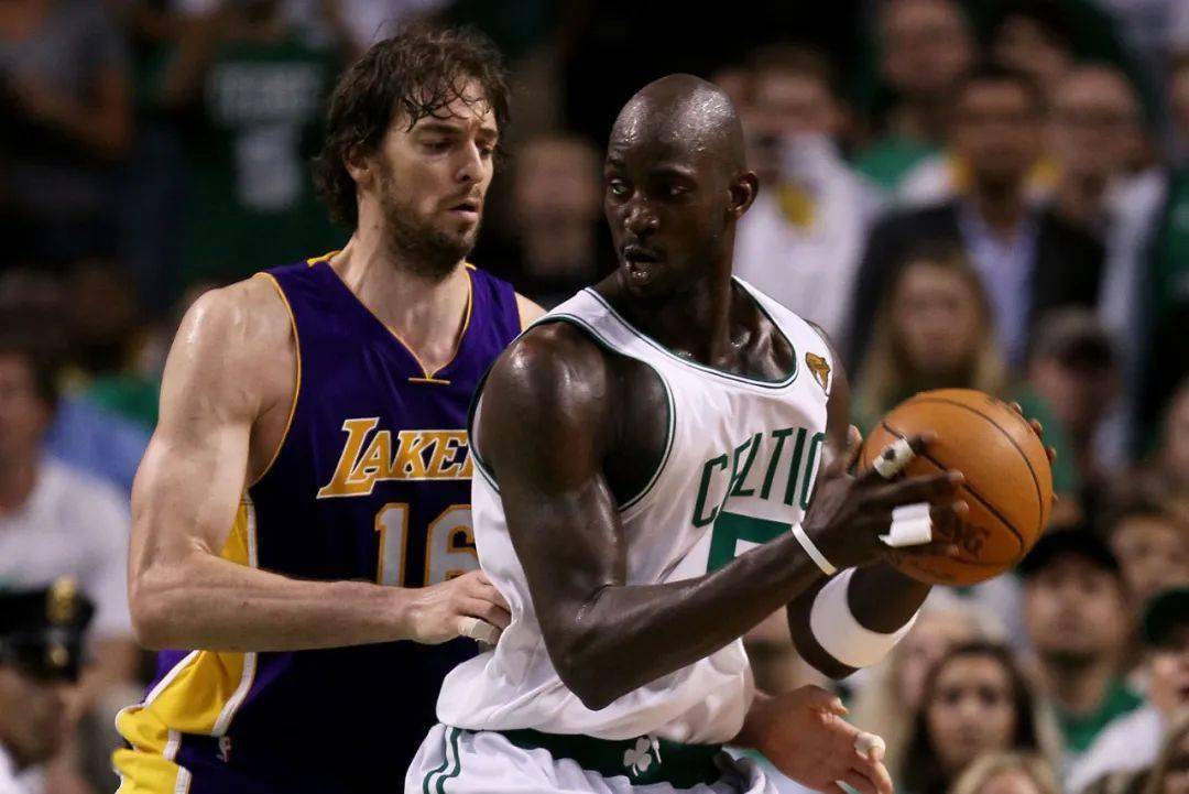 詹姆斯23分米切尔26分 骑士力克豪取8连.